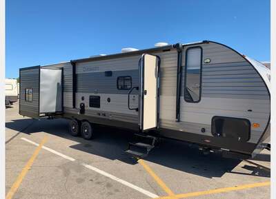 35' Cherokee Sleeps 12 with TRIPLE slide out! HUGE